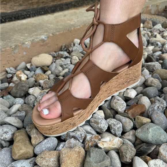 NWOB Sorel lace up sandal. Super cute! - Picture 3 of 6